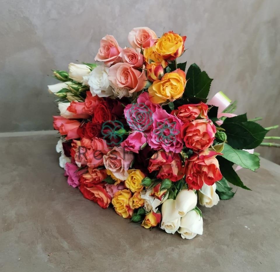 Букет цветов из: Розы в Александрийской Республики Дагестан