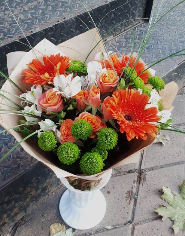 Букет цветов из: Герберы, Хризантемы, Альстромерии и Розы в Александрийской Республики Дагестан
