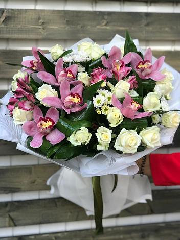 Букет цветов из: Розы и Хризантемы в Александрийской Республики Дагестан