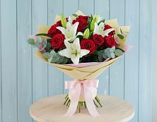 Букет цветов из:  Лилии и Розы в Александрийской Республики Дагестан