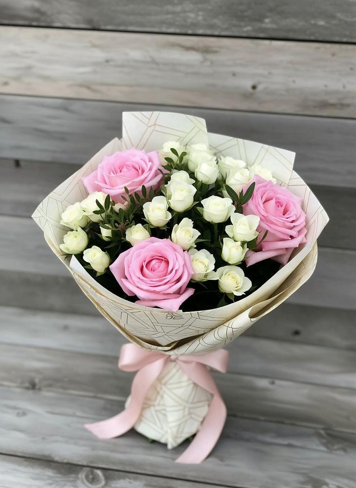 Букет цветов из: Розы в Александрийской Республики Дагестан