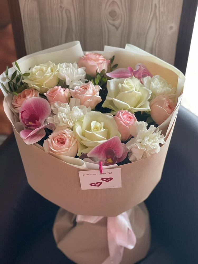 Букет цветов из: Орхидеи, Розы и Гвоздики в Александрийской Республики Дагестан