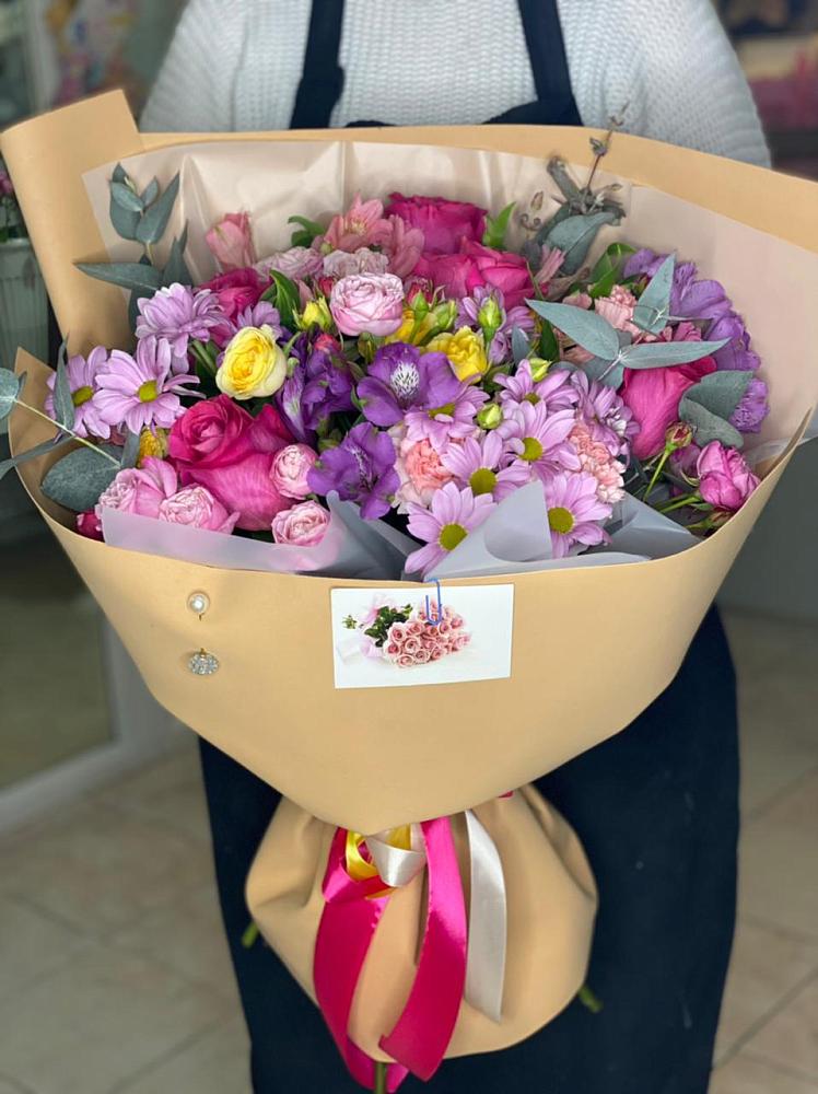 Букет цветов из: Хризантемы, Гвоздики и Альстромерии в Александрийской Республики Дагестан