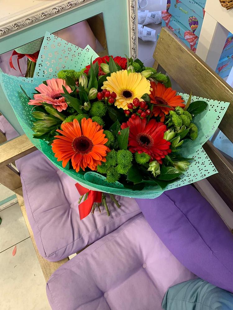 Букет цветов из: Герберы, Хризантемы и Альстромерии в Александрийской Республики Дагестан