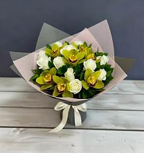 Букет цветов из:  Орхидеи и Розы #REPLACE_PRED# Александрийской Республики Дагестан