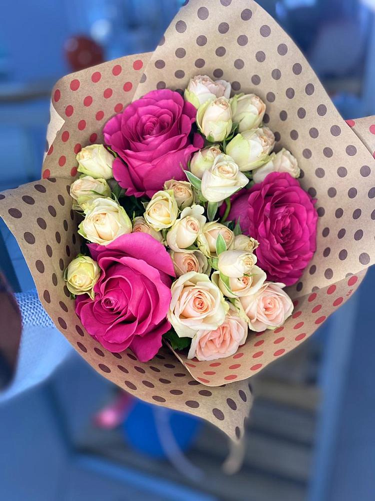 Букет цветов из: Розы в Александрийской Республики Дагестан