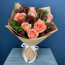 Букет цветов из:  Розы и Альстромерии в Александрийской Республики Дагестан