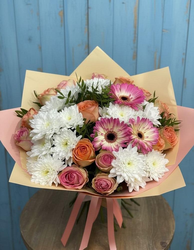Букет цветов из: Розы, Герберы и Хризантемы в Александрийской Республики Дагестан