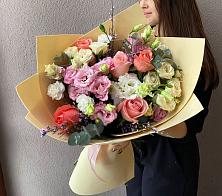 Букет цветов из:  Розы, Лизиантусы и Гвоздики #REPLACE_PRED# Александрийской Республики Дагестан