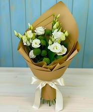 Букет цветов из:  Хризантемы и Лизиантусы в Александрийской Республики Дагестан