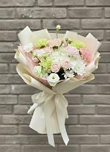 Букет цветов из:  Гвоздики, Розы, Лизиантусы и Хризантемы в Александрийской Республики Дагестан