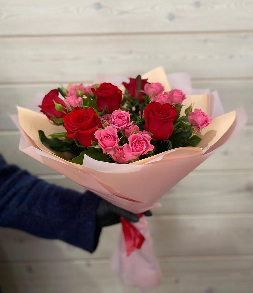 Букет цветов из: Розы в Александрийской Республики Дагестан