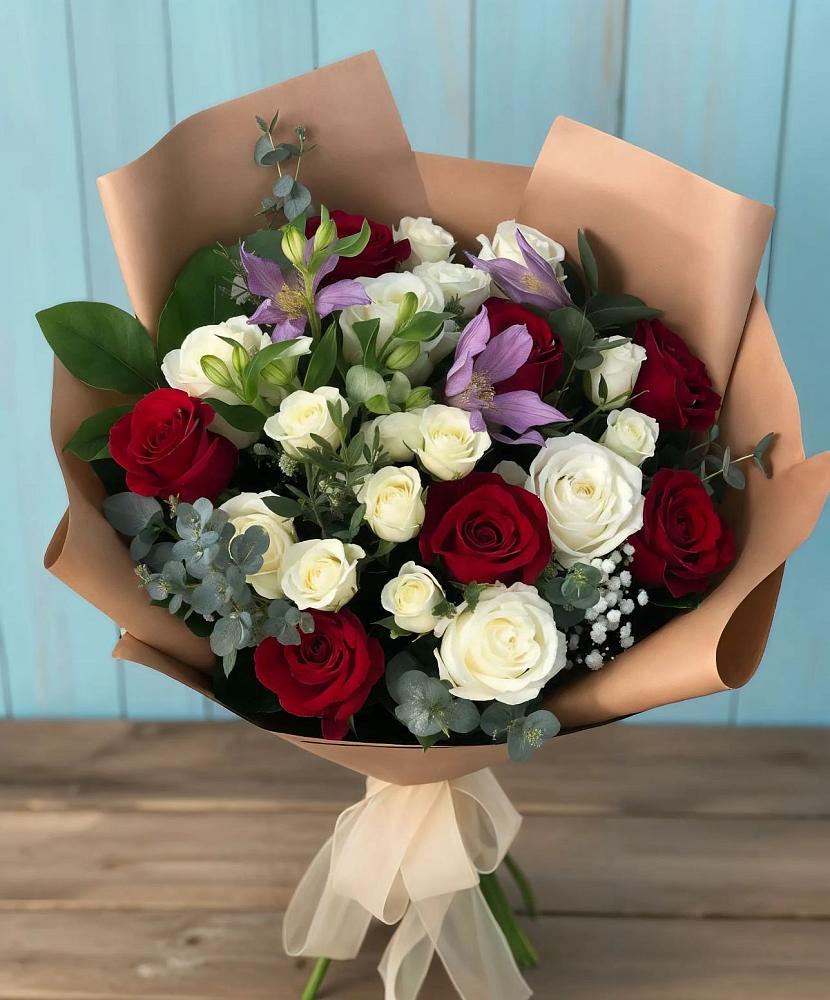Букет цветов из: Розы и Альстромерии в Александрийской Республики Дагестан