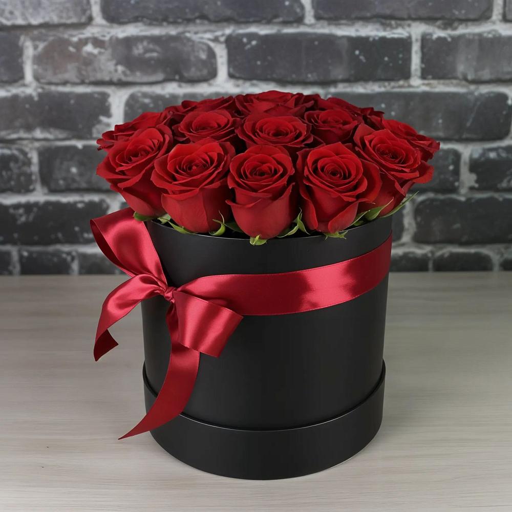 Цветочная композиция из Розы в шляпной коробке в Александрийской Республики Дагестан