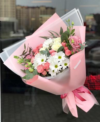 Букет цветов из: Розы, Лизиантусы и Хризантемы в Александрийской Республики Дагестан